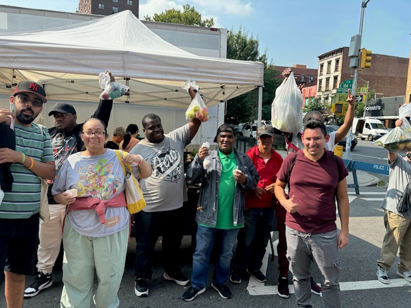 S:US’ Manhattan WOW Day Habilitation Program Shops at NYC Greenmarkets with Health Bucks